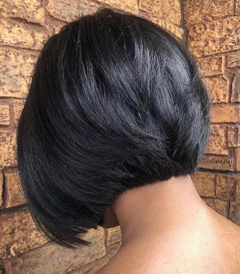 Nape-Length Bob for Black Hair Short Bob Middle Part, Ombré Highlights, Short Black Hair, Meagan Good, Haute Hair, Short Sassy Hair, Sassy Hair, Hair Affair, Love Your Hair