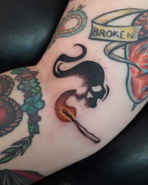 Almost Died Tattoo, Dark Tattoo Ideas, Gotik Tattoo, Skull Sleeve Tattoos, Fire Tattoo, Feminine Tattoo, Tatuaje A Color, Horror Tattoo, Dark Feminine