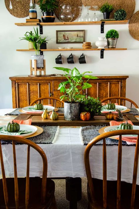 Boho Dining Table, Boho Tablescape, Natural Fall Decor, Tablescapes Autumn, Blue Fall Decor, Preppy Bedroom Decor, Boho Dining Room, Fall Decorating Ideas, Fall Table Centerpieces