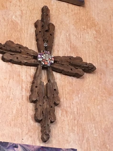 Clothespin Crosses Diy, Clothespin Cross Patterns, Clothespin Crosses Ideas, Clothes Pin Cross, Clothespin Crosses, Clothespins Crafts, Clothespin Cross, Christmas Floral Decor, Clothespin Ornaments