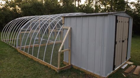 Chicken Coop With Hoop Run, Hoop House Chicken Run, Chicken Coop Hoop House, Hoop Chicken Run, Chicken Hoop Coop, Hoop Coop Ideas, Hoop Coop Plans, Hoop House Chicken Coop, Hoop Chicken Coop