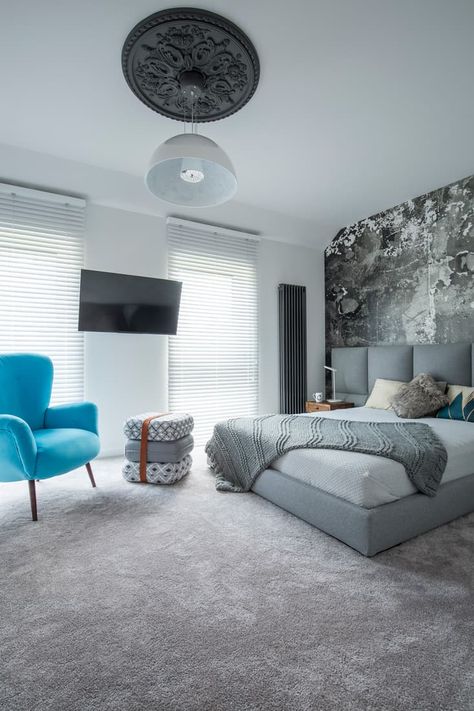 What Color Walls With Grey Carpet? - Home Decor Bliss Dark Grey Carpet Bedroom, Dark Grey Carpet, Grey Carpet Bedroom, Light Gray Carpet, Best Bedroom Paint Colors, Gray Carpet, Bedroom Turquoise, Blue Armchair, White Carpet