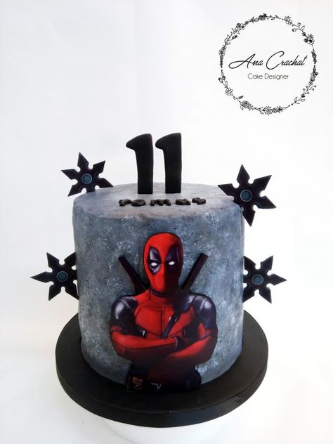 Deadpool Cake Ideas, Marvel Birthday Cake, Deadpool Cake, Deadpool Birthday, Pool Cake, Marvel Cake, Gold Birthday Cake, Dead Pool, Superhero Cake