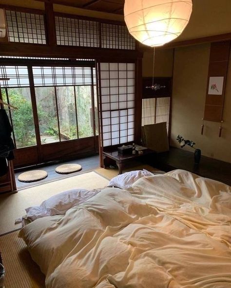 Japan Apartment Aesthetic, Japanese Apartment Interior, Japan Apartment, Japanese Style Bedroom, Chinese Style Interior, Red Bedroom Decor, Small House Blueprints, House Traditional, Japan Traditional House