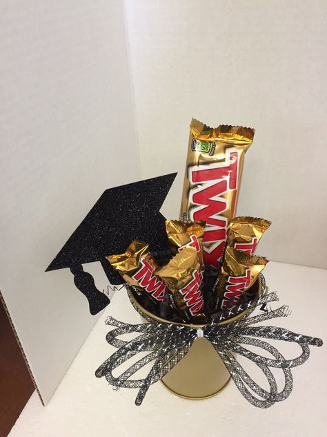 Graduation Bucket Ideas, Hampers Ideas, Bucket Flower, Candy Arrangements, Bucket Ideas, Graduation Candy, Candy Bouquets, Graduation Favors, Small Buckets