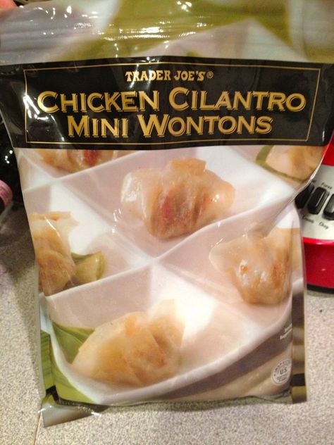 Easy Instant Pot Chicken Wonton Soup Chicken Cilantro, Chicken Wontons, Frozen Appetizers, Riced Veggies, Lean Cuisine, Stove Top Recipes, Instant Pot Soup Recipes, Instant Pot Soup, Wontons