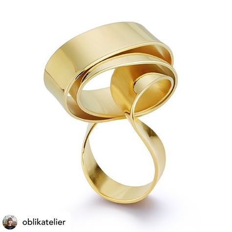 Amanda Joy Rubin on Instagram: “🖤 Posted @withregram • @oblikatelier Serpentine. It made me think of the Beatles ...”long and winding road..” song. I take a look at last…” The Guggenheim Museum, Sculptural Ring, Airbnb Design, Sculptural Jewelry, Modern Jewellery Design, Guggenheim Museum, Sculpture Metal, Organic Rings, Winding Road