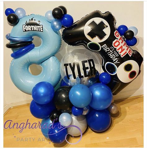 Number 8 Balloon Bouquet, Number 8, Balloon Bouquet, Birthday Cake Toppers, Balloon Decorations, Hanukkah Wreath, Birthday Ideas, Fortnite, Cake Toppers