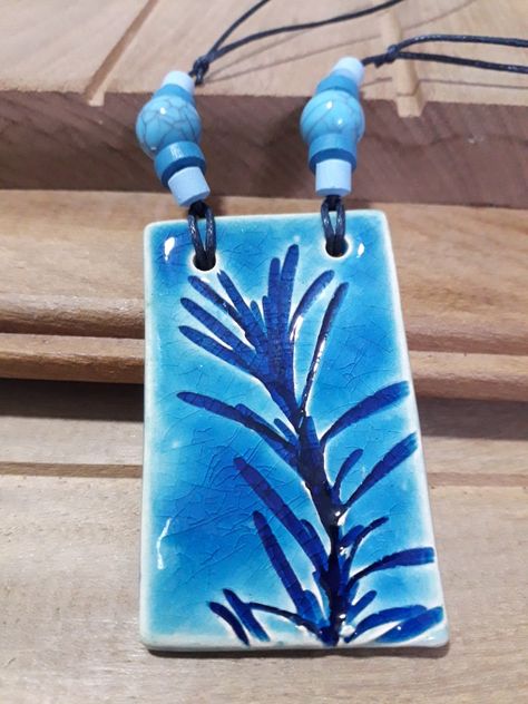 Pottery Jewelry Ideas, Ephemera Diy, Ceramic Bead Jewelry, Button Ornaments, Purple Bead Necklace, Pottery Jewelry, Polymer Clay Jewelry Diy, Ceramics Pottery Art, Clay Jewelry Diy