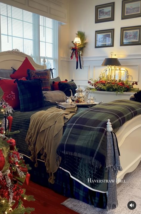 Scottish Bedroom, Ralph Lauren Home Living Room, Plaid Bedroom, Scottish Decor, Timeless Bedroom, Pottery Barn Bedding, Christmas Bedding, Elegant Interior Design, Fine Living