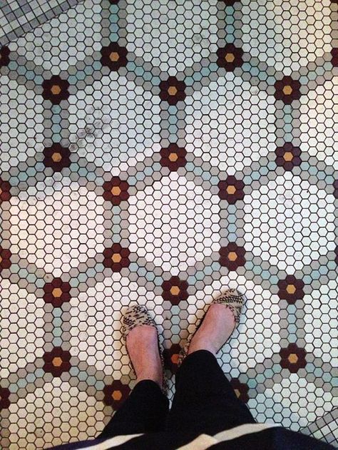 Hexagon Tile Pattern, Patterned Bathroom Tiles, Hex Tile, Tile Design Pattern, Motif Art Deco, Ceramic Floor Tile, Penny Tile, Room Tiles, Ceramic Floor Tiles