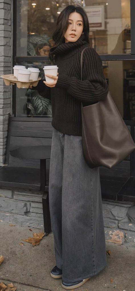 Korean Fashion Winter Woman, Korean Street Fashion Autumn, Japan Street Style Women Casual, Japanese Woman Style Outfits, Negative Weather Outfit, Cute Outfits Japan, Korea Winter Fashion Women, Fall Korean Outfits Seoul, Japanese Ootd Street Style