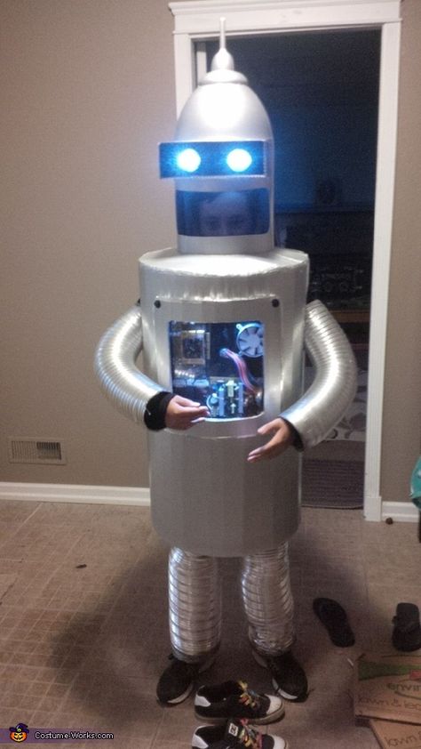 Robot Halloween Costume, Funny Group Halloween Costumes, Easy Couple Halloween Costumes, Robot Costume, Easy College Halloween Costumes, Halloween Costumes Diy Couples, Popular Halloween Costumes, Creative Costume, Funny Couple Halloween Costumes