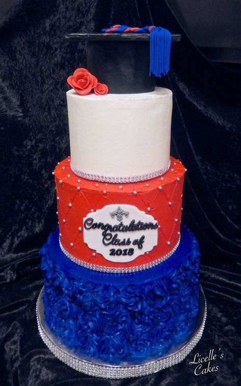 Graduation Cake In Red White And Blue My first graduation cake all in buttercream, only the sign, flowers and mortar board are fondant. Light Blue And Red Graduation Party, Blue Graduation Cakes, Navy Cakes, Blue Graduation Party, Graduation Party Desserts, High School Graduation Party Decorations, Graduation Party Cake, Gold Graduation Party, Blue Graduation