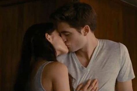 Twilight Images, Twilight Bella And Edward, Bella And Edward, Kristen And Robert, Twilight 2008, Twilight Cast, Twilight Breaking Dawn, Twilight Edward, Robert Pattinson And Kristen