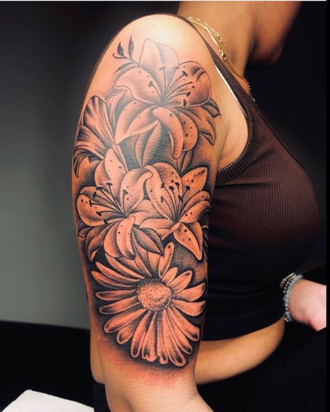 Best Half Sleeve Tattoos, Half Sleeve Tattoo Ideas, Cute Shoulder Tattoos, Sleeve Tattoos Ideas, Tattoos Ideas For Men, Arm Sleeve Tattoos For Women, Sunflower Tattoo Sleeve, Cool Half Sleeve Tattoos, Half Sleeve Tattoos