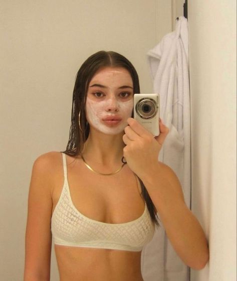 cleangirl aesthetic Taking A Selfie, Vogue Beauty, Kleidung Diy, Healthy Girl, Healthy Lifestyle Inspiration, Mode Inspo, Insta Photo Ideas, Just Girly Things, Mode Inspiration