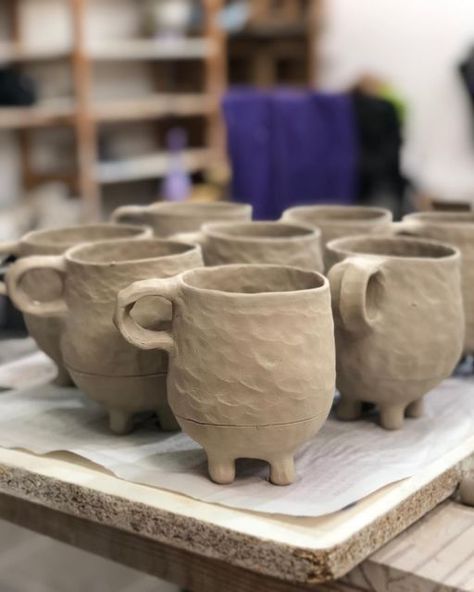 Lucy Bashan-Browne.Ceramicist. on Instagram: "‘Had a ball pinching these mugs. I just love the texture that the pinching creates . I’m not too sure if they’re a tad too big😬! Telling myself that some definite shrinkage will be going on & some people love BIG mugs🤣. . . . . #bigmugs #ceramicartbylucy #bisqueware #funkymugs #mugswithmeaning #mugswithattitude #mugswithlove #feministmug #ilovepottery #ceramicartbylucy #etsysellersofinstagram #ihavethisthingwithcolour #ihavethisthingwithmugs #mugco Big Pottery Ideas, Handbuilt Pottery Mugs, Pinch Pot Cups, Pinch Pot Mugs Ideas, Pinch Mug, Pinch Pot Mug, Pinch Pottery, Big Mugs, Coil Pottery