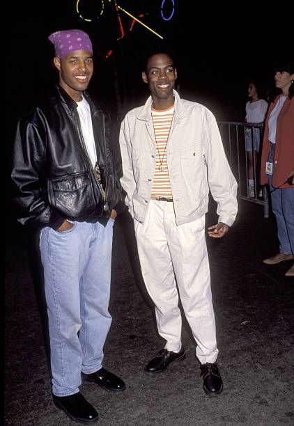 Shawn Wayans 90s, 2000s Outfits Men, 2000s Mtv, Wayans Brothers, Wayne Brothers, Shawn Wayans, 90s Fine, 90s Black Men, Black 90s Fashion