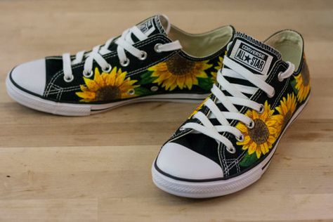 Sunflower Floral Custom Converse All-Star Shoes- Hand Painted Converse Design, Painted Converse, Sneakers Drawing, Painted Shoes Diy, Heel Sneakers, Diy Sneakers, Converse Low, Converse Low Tops, High Top Converse