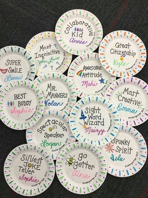 Paper Plate Awards Cheer, Camp Awards Ideas For Kids, Homemade Awards Ideas, Team Awards Ideas, Paper Plate Awards Ideas Funny, Plate Awards Ideas, Paper Plate Awards For Sports, Paper Plate Award Ideas, Student Senate