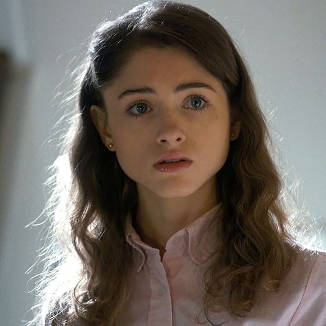 Nancy Wheeler Icons S1, Nancy Wheeler S1, Marauders Fancasts, Stranger Things Season 1, Nancy Wheeler Stranger Things, Female Gaze, Natalia Dyer, St Cast, Nancy Wheeler