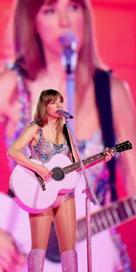 Pink Lover Guitar, Eras Tour Wallpaper Lover, Taylor Swift Wallpaper Ears Tour, Taylor Pink Wallpaper, Preppy Taylor Swift Wallpaper, Preppy Taylor Swift, Taylor Swift Eras Tour Wallpaper, Ears Tour, Pink Carnival