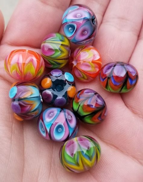 Lovely lampwork beads Kristina Webb, Beaded Pillow, Lampwork Bead Jewelry, Glass Beads Jewelry, Handmade Lampwork Bead, Handmade Glass Beads, Glass Marbles, Lampwork Glass Beads, Polymer Clay Beads