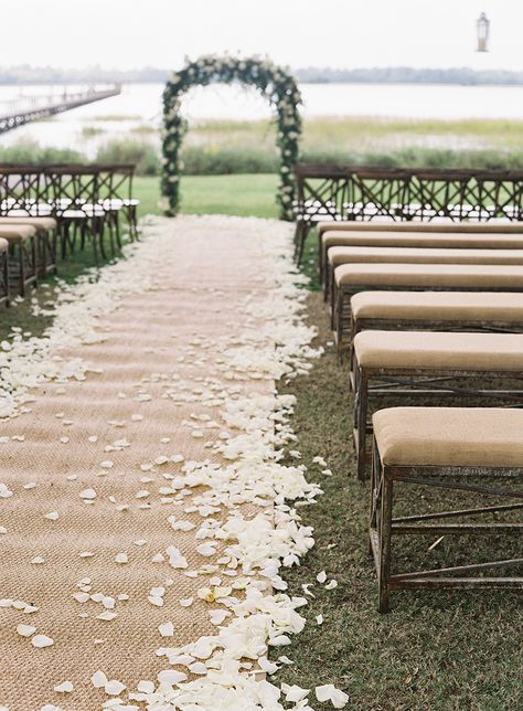 Burlap Aisle Runner, Rustic Burlap Wedding, Burlap Lace Wedding, Aisle Runner Wedding, Jute Runner, Wedding Inside, Burlap Wedding, Rustic Shabby Chic, Wedding Outdoor