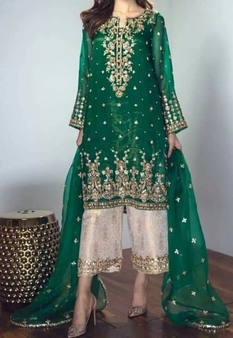 Mina Hasan, Mehndi Dress, Shadi Dresses, Pakistani Formal Dresses, Bridal Dresses Pakistan, Pakistani Dresses Casual, Pakistani Fashion Party Wear, Hippy Chic, Salwar Kamiz