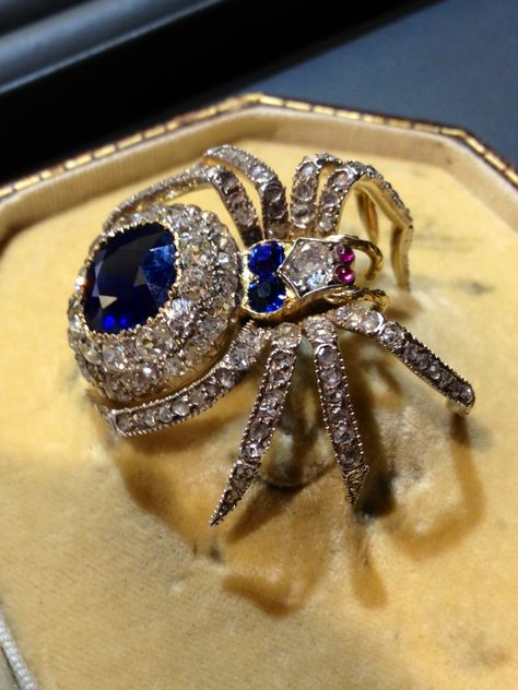 Victorian Sapphire Diamond Spider brooch Harry Potter Voldemort, Spider Brooch, Spider Jewelry, Insect Jewelry, Epilator, Fabulous Jewelry, Victorian Jewelry, Womens T Shirt, Vintage Jewels