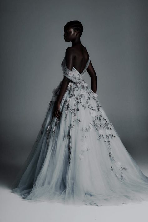 Ethereal Dress Aesthetic, Ballgown Aesthetic, 60s High Fashion, Aesthetic Art Love, Grunge Anime, Girls Ball Gown, Dresses Flowy, Pretty Prom Dresses, Dress Aesthetic