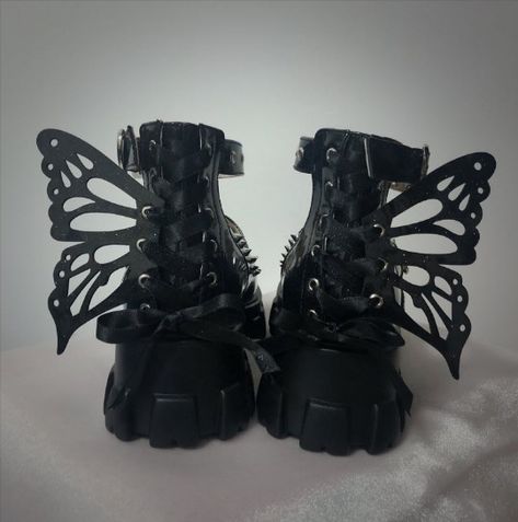 New Release: 【-The Butterfly of the Night-】 Lolita Skirt, T-shirt, Boots and Accessories  ◆ Shopping Link >>> https://www.lolitawardrobe.com/search/?Keyword=The+Butterfly+of+the+Night Butterfly Platforms, Butterfly Clothes, Butterfly Heels, The Butterfly Effect, Butterfly Skirt, Butterfly Shoes, Goth Shoes, Shopping Link, Black Goth