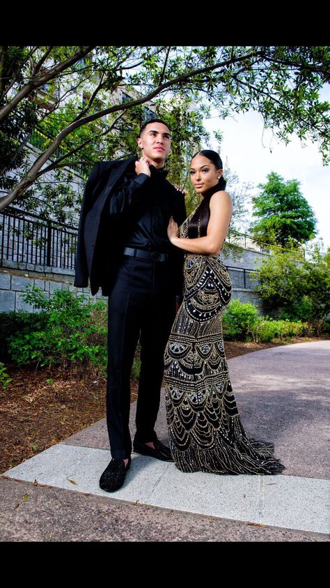 Black Tux Prom, Tux For Prom, Tux Prom, Prom Slay, Prom Goals, Prom Photoshoot, Prom Couples, Prom Photography, Prom Poses