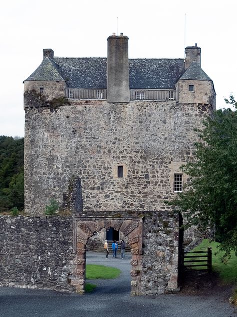 Stay in a castle in Scotland at Neidpath Castle - Love from Scotland Neidpath Castle, Rosslyn Chapel, Stay In A Castle, Cosy Lounge, Castle Wedding Venue, Castles In Scotland, Scotland Castles, Bike Route, Mary Queen Of Scots