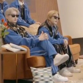 Enhypen Blessed Cursed, Sunghoon And Jake, Low Quality Pics, Enha Memes, Enhypen Meme, Wearing Sunglasses, Apa Aja, Reasons To Live, Cozy Atmosphere