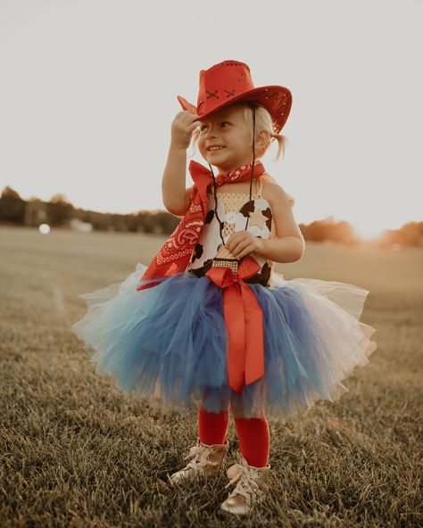 Now that it’s October I’ll be sharing our past family costumes for all the family costume ideas and can’t wait to show you our photos from this year from @the.sandy.lens 😍 Here is a throwback to Toy Story 4 costumes when thatcher was only 2 months old 🥲 #toystory #halloweencostume #halloweencostumes #halloweencostumeideas #familycostumes family costume ideas, Halloween family costume ideas, Toy story family costumes Toy Story Family Costumes, Family Costume Ideas, Costume Ideas Halloween, 2 Months Old, Halloween Family, Costume Inspo, Family Costumes, Family Halloween Costumes, Ideas Halloween