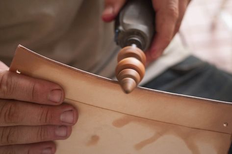 Picture of Wooden Leather Burnisher Leather Working Projects, Leather Tutorial, Leather Working Tools, Leather Craft Projects, Leather Craft Tools, Leather Workshop, Leather Carving, Leather Art, Sewing Leather