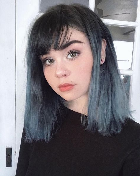 Short Blue Hair, Short Dyed Hair, Underlights Hair, Blue Ombre Hair, Short Grunge Hair, Pinterest Hair, Hair Color Purple, Hair Color Blue, Ombre Hair Color