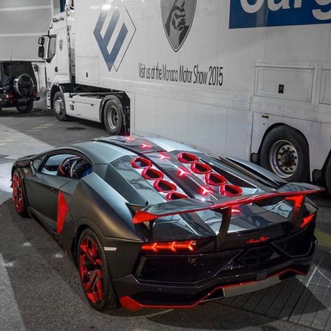 Aventador disguised as a Sesto Elemento - 9GAG Motor Balap, Kereta Sport, Lamborghini Supercar, Lamborghini Sesto, Lamborghini Sesto Elemento, Sesto Elemento, Aventador Lamborghini, Lamborghini Lamborghini, Auto Vintage