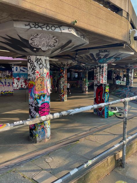 Skating Ramp, Southbank London, Southbank Centre, Grafitti Street, River Thames, Skating, Street Art, London, Art