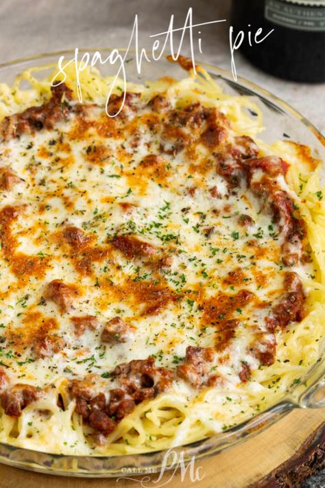 Chicken Spaghetti Pie, Spaghetti Pie With Ricotta, Spaghetti Pie Recipe Easy, Leftover Pasta Recipes, Spaghetti Cheese, Spaghetti Pie Recipe, Kid Dinners, Family Favorite Casseroles, Spaghetti Pie Recipes