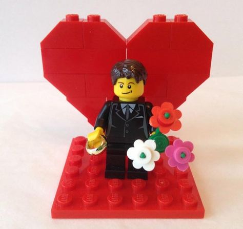 Lego proposal Best Proposal Ideas, Prom Proposal Ideas, Lego Wedding Cakes, Lego Wedding, Proposals Ideas, Prom Proposal, Lego Parts, Flowers Gift, Marriage Proposals