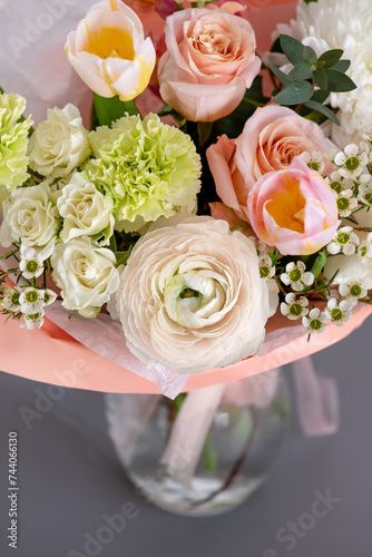 Stock Image: a delicate light bouquet of spring flowers of ranunculus , tulips, dianthus on a gray background with a place for text. Natural Makeup For Brown Skin, Natural Makeup For Beginners, Makeup With Acne, Natural Makeup For Black Women, Light Bouquet, Natural Makeup For Teens, Floral Arranging, Simple Makeup Tips, Brown Skin Makeup