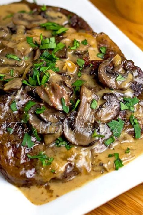 Crockpot Swiss Steak Recipes, Swiss Steak Crockpot, Slow Cooker Swiss Steak, Mushroom Slow Cooker, Swiss Steak Recipe, Crockpot Steak Recipes, Swiss Steak Recipes, Family Dinner Recipe, Slow Cooker Steak