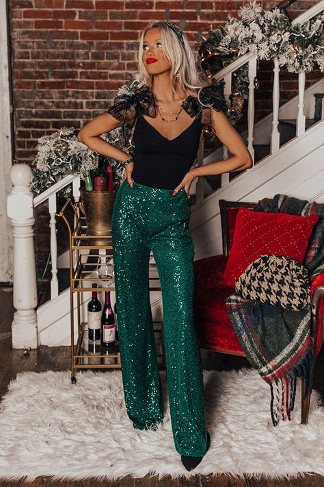 Sparkle In The City High Waist Sequin Pants In Hunter Green • Impressions Online Boutique High Waisted Sparkle Pants, Sequence Pants Outfit Holiday Parties, Green Sequin Pants, Sequin Christmas Outfit, Green Sequin Pants Outfit, Sequin Flare Pants Outfit, Green Holiday Outfits, Sequin Pants Outfit Night Out, Silver Sequin Pants Outfits