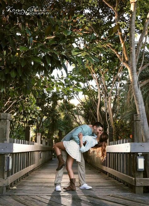 Save The Date Photography, Places For Couples, Date Photography, Nature Bridge, Engagement Save The Date, Engagement Shoots Poses, Balboa Park San Diego, Engagement Photography Poses, Cute Engagement Photos