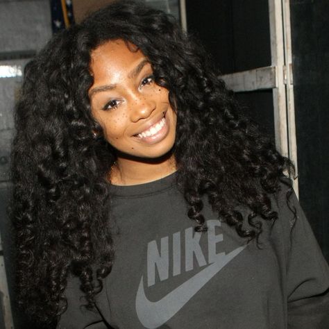 Musician Sza's Natural Hair Care - Benefits to African American Natural Hair Sza Hair, Sza Ctrl, Lace Closure Hairstyles, Natural African American Hairstyles, Hair Tape, Healthy Hair Tips, Long Curly Hair, Indian Hairstyles, Long Curly