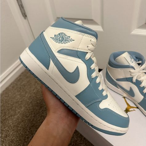 Brand New!! I Bought These In The Wrong Size And Want To Get Rid Of Them Asap! They Are Authentic!! Never Worn! Women’s Size 9. Comes With Original Box Red Jordans, Nike Converse, Preppy Shoes, Pretty Shoes Sneakers, Cute Shoes Heels, All Nike Shoes, Shoe Wishlist, Nike Shoes Jordans, Cute Nike Shoes