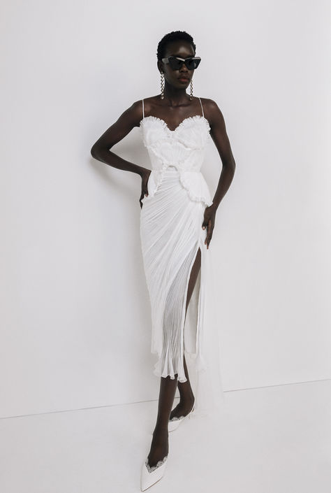 #bridetobe #bridedress #vestidodenovia #vestidopreboda #novia #weddingdress #whitedress #vestidoblanco Chic White Luxury Asymmetrical Dress, Couture Hand-embellished Wedding Dress, Luxury White Chic Asymmetrical Dress, Luxury Beaded Fringe Wedding Dress, Luxury White Draped Asymmetrical Dress, Ellery Dress, Flowy Gown, Courthouse Wedding Dress, Maria Lucia Hohan